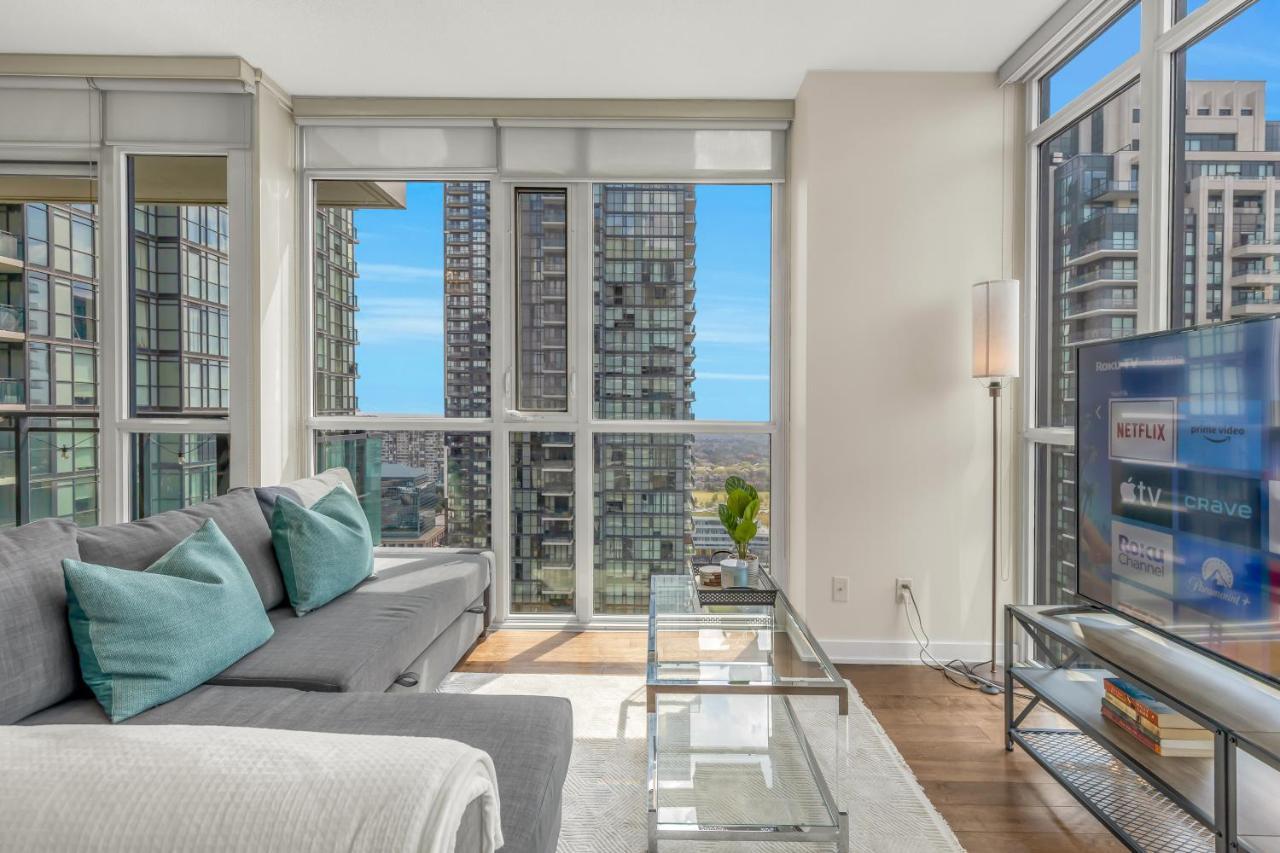 Ultra Luxurious 2.5 Bedroom 2 Full Bathroom 1 Parking Condo Near Sq1 Striking Views Мисисага Екстериор снимка