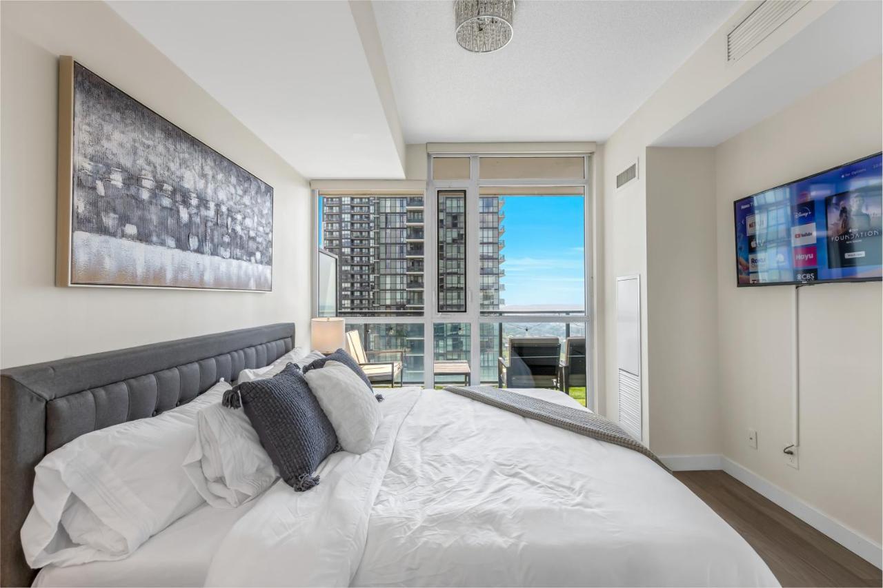 Ultra Luxurious 2.5 Bedroom 2 Full Bathroom 1 Parking Condo Near Sq1 Striking Views Мисисага Екстериор снимка