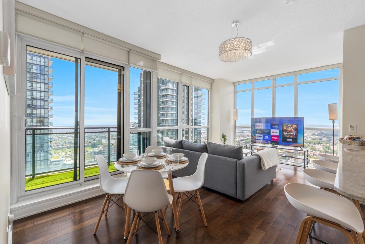 Ultra Luxurious 2.5 Bedroom 2 Full Bathroom 1 Parking Condo Near Sq1 Striking Views Мисисага Екстериор снимка